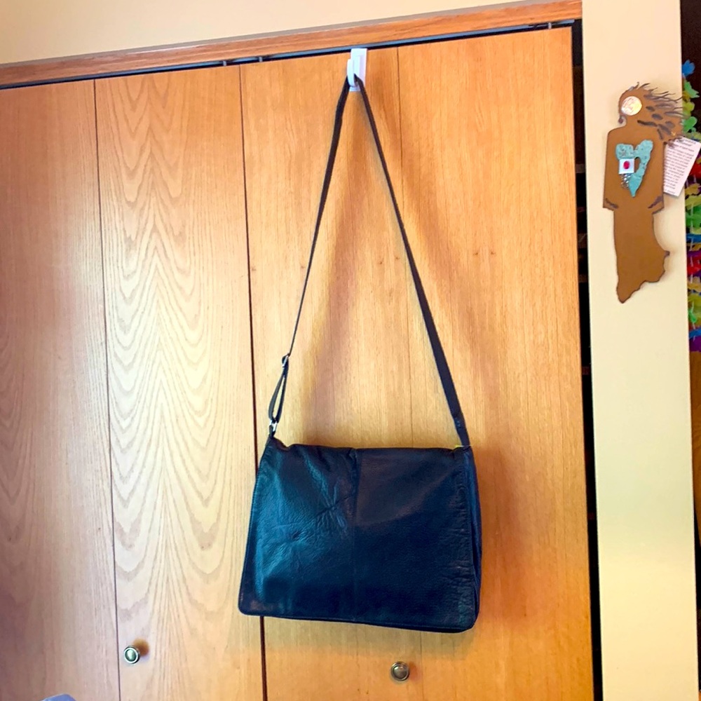 Osgoode Marley luxe black leather unisex flap messenger bag crossbody organizer